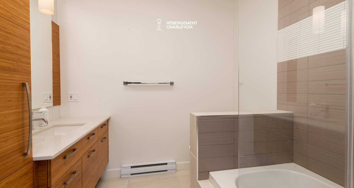 JAM-62 - Chalet confortable avec une vue imprenable sur le fleuve et les pentes