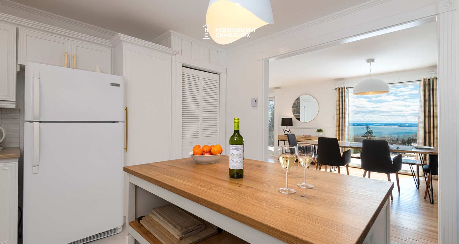 JAU-1060 - Typical bucolic house of Charlevoix