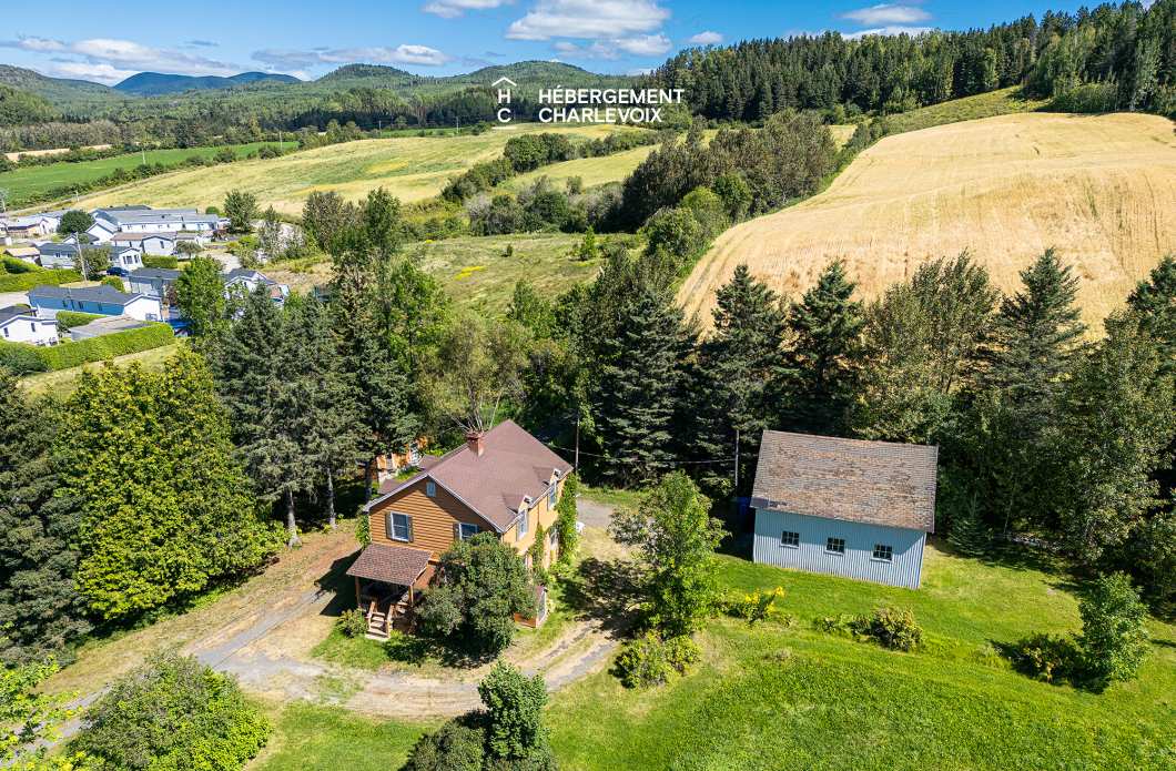 LAC-35 - Chalet avec cachet dans un environnement forestier