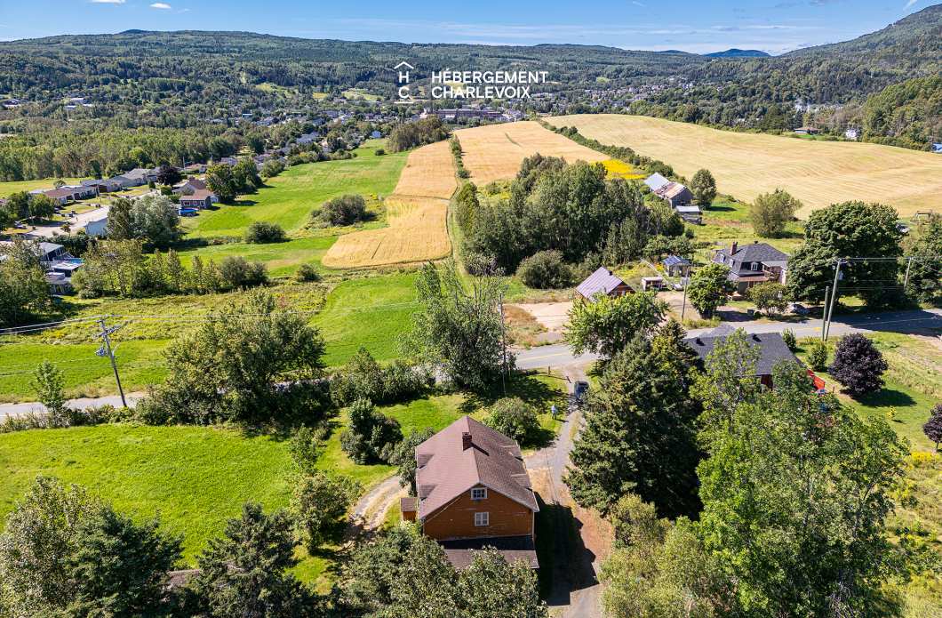 LAC-35 - Chalet avec cachet dans un environnement forestier