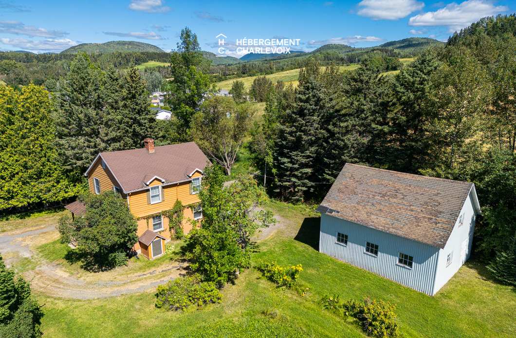 LAC-35 - Chalet avec cachet dans un environnement forestier