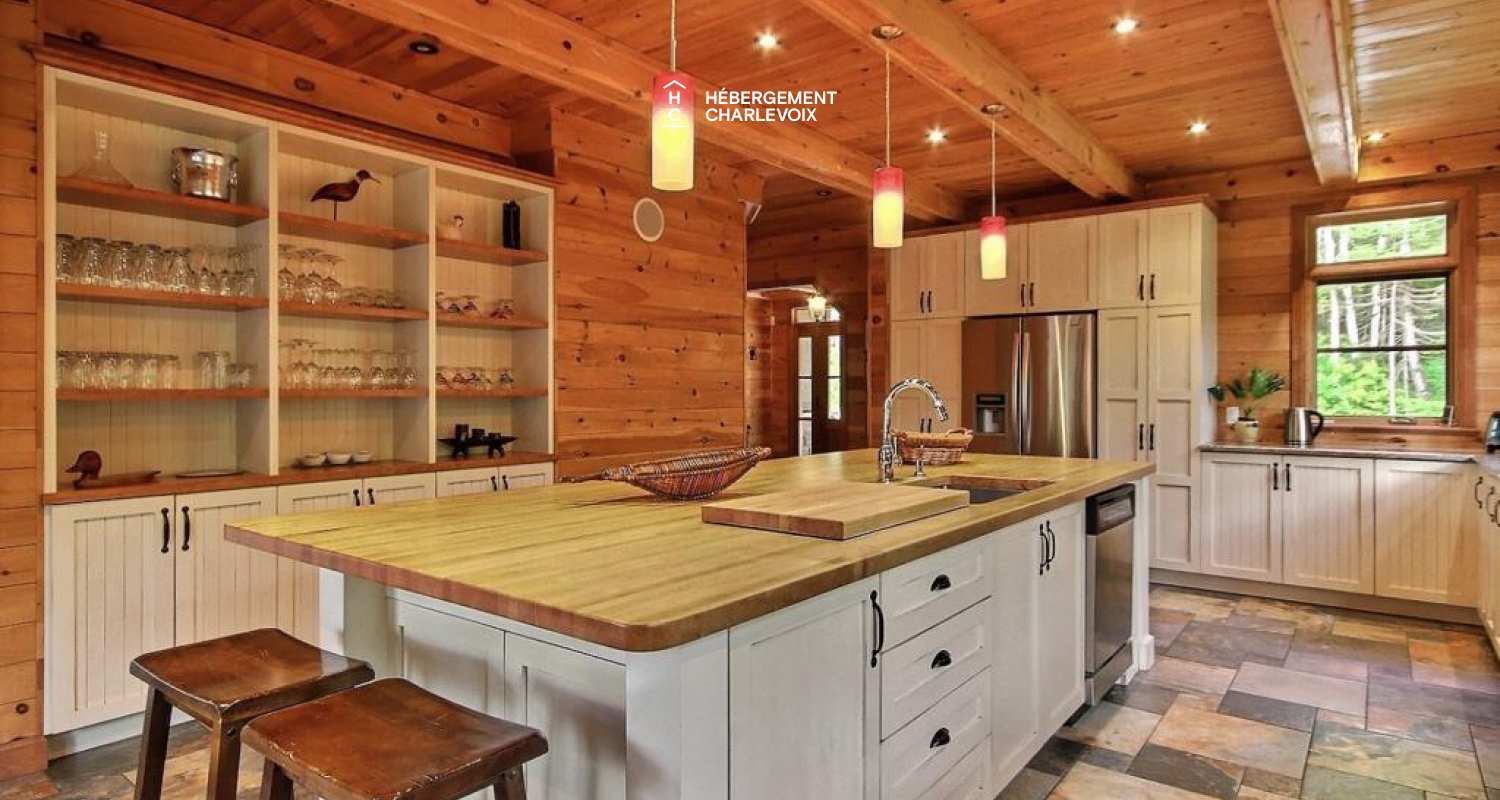 LOR-14 - Spacieuse terrasse dotée d'un SPA