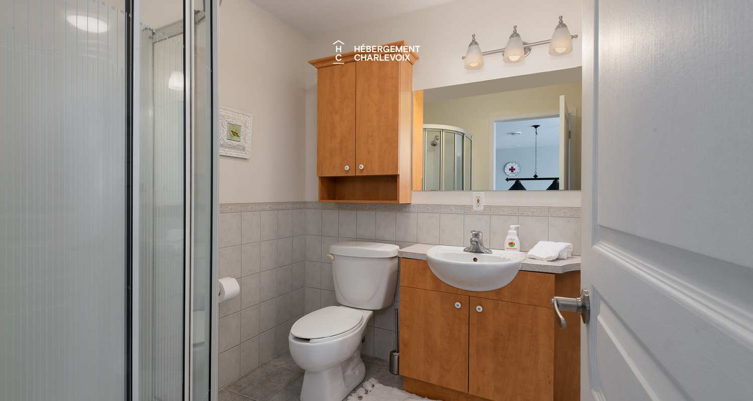 MAR-271 - Inviting Villa with breathaking views: Perfect for gatherings and exploring beautiful Charlevoix!