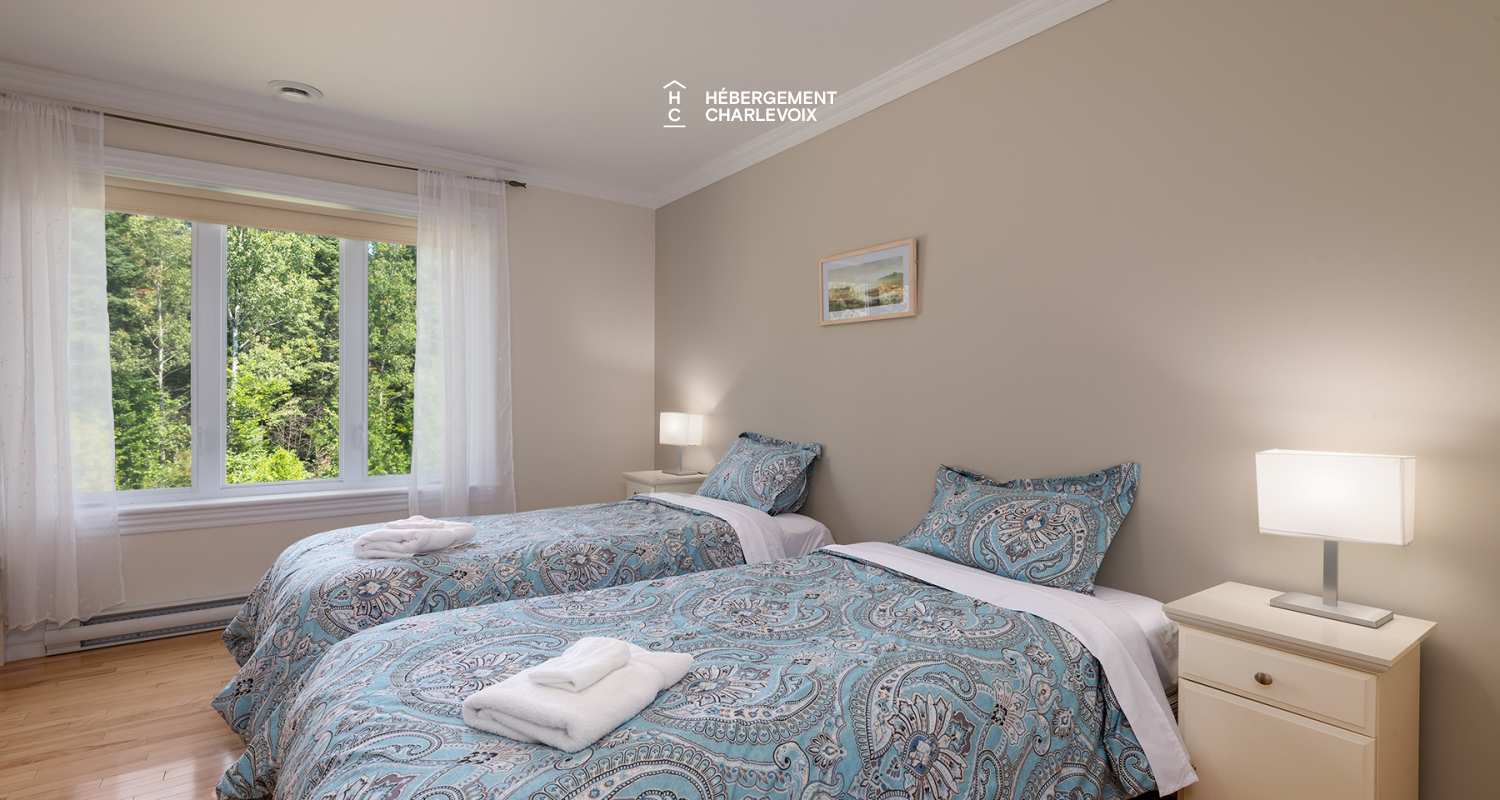 MAR-271 - Inviting Villa with breathaking views: Perfect for gatherings and exploring beautiful Charlevoix!