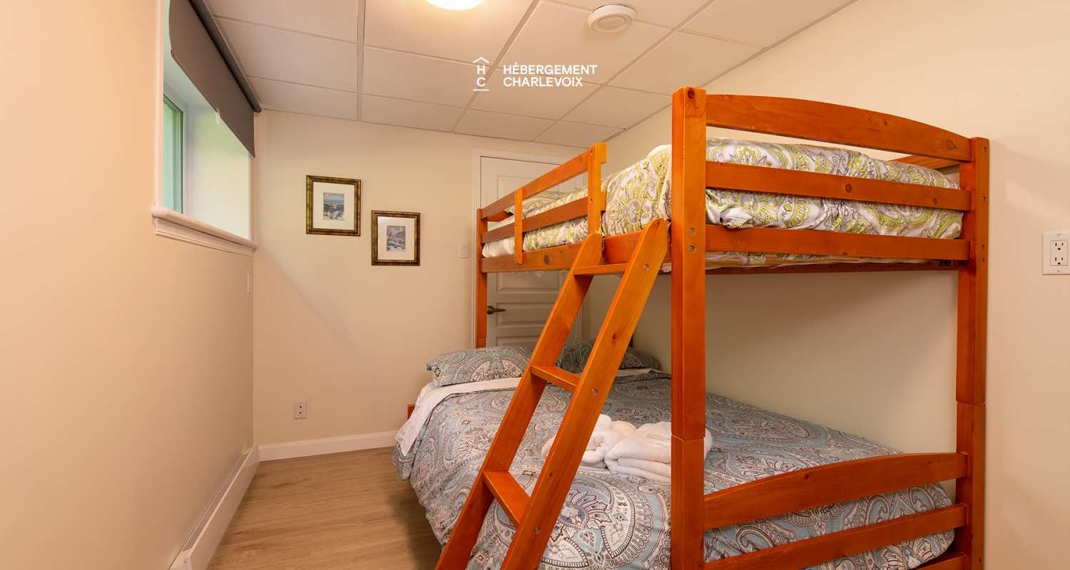 MAR-271 - Inviting Villa with breathaking views: Perfect for gatherings and exploring beautiful Charlevoix!