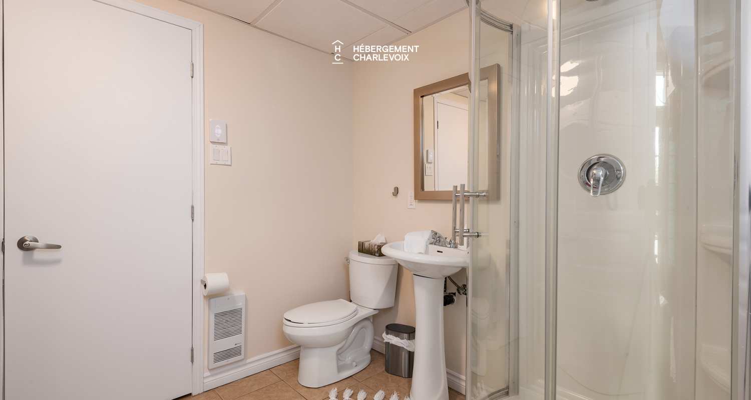 MAR-271 - Inviting Villa with breathaking views: Perfect for gatherings and exploring beautiful Charlevoix!