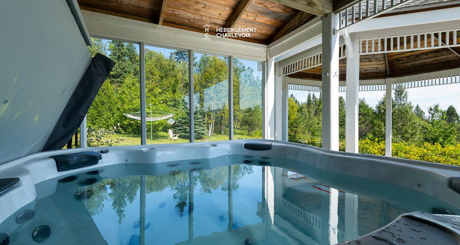 MAR-271 - Inviting Villa with breathaking views: Perfect for gatherings and exploring beautiful Charlevoix!