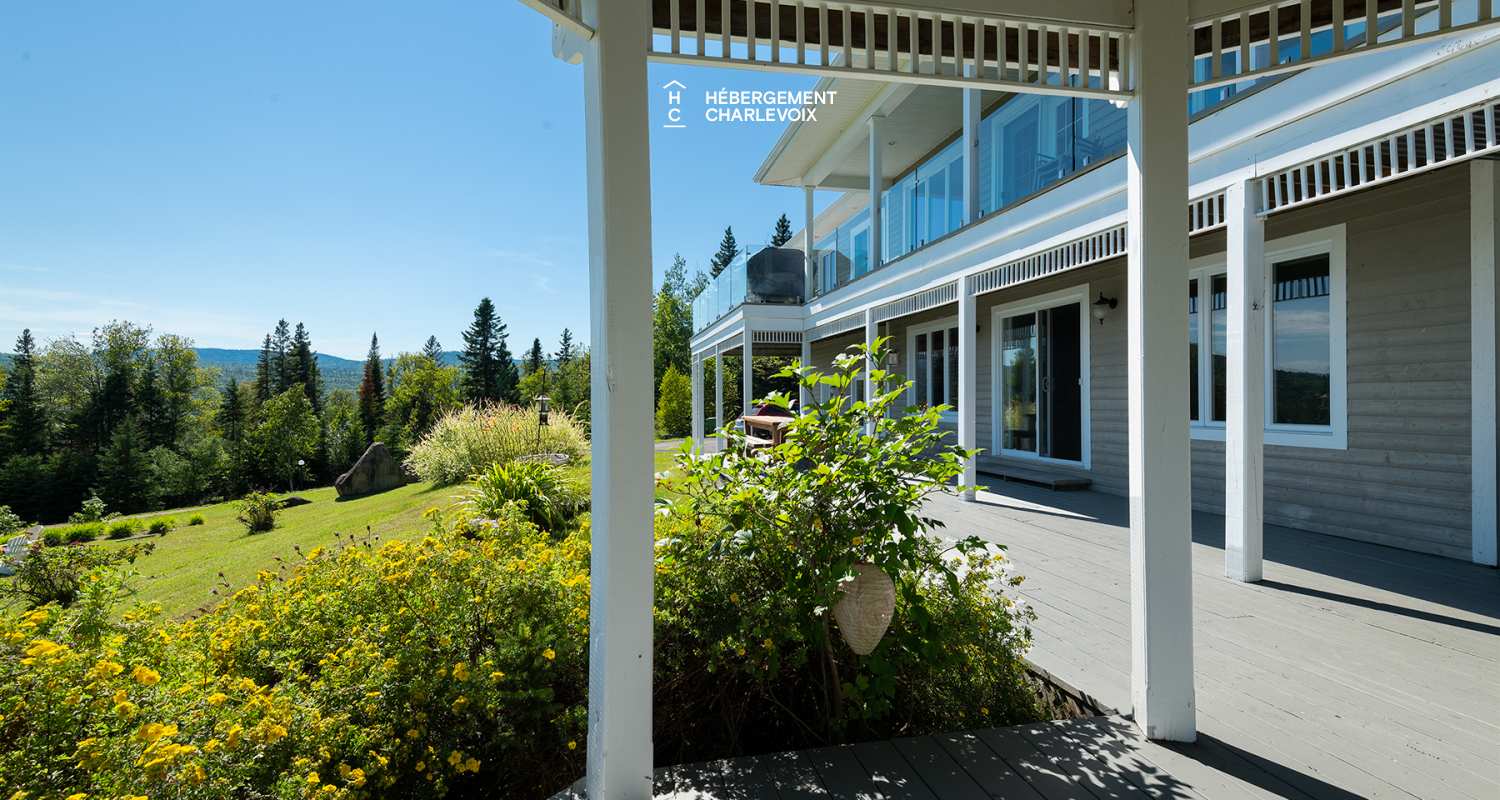 MAR-271 - Inviting Villa with breathaking views: Perfect for gatherings and exploring beautiful Charlevoix!