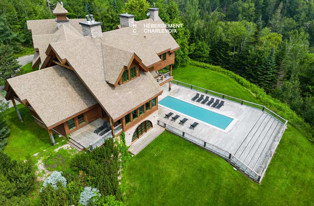 MAR-45 - Prestigious villa of 6000 square feet