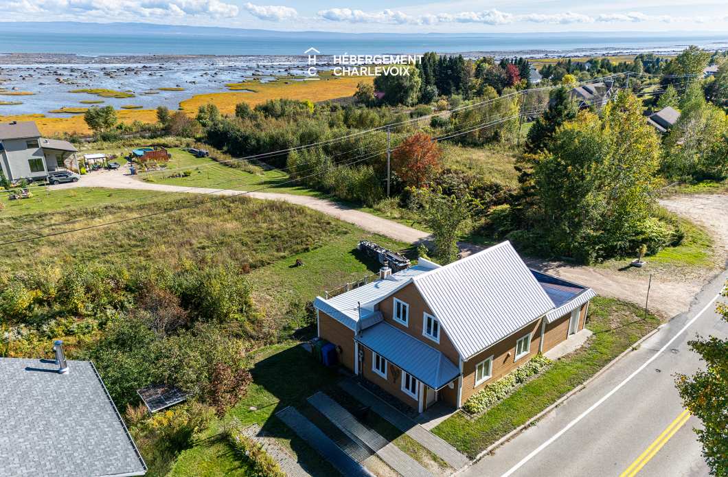 MAS-727 - Warm house on the edge of the St. Lawrence