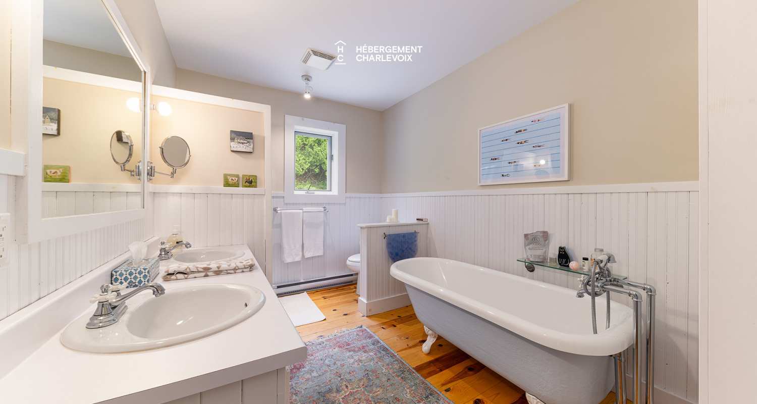 MER-294 - View is magnificent on the St-Lawrence River!!