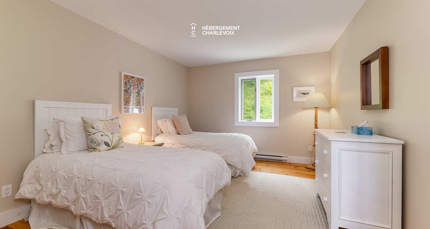 MER-294 - View is magnificent on the St-Lawrence River!!