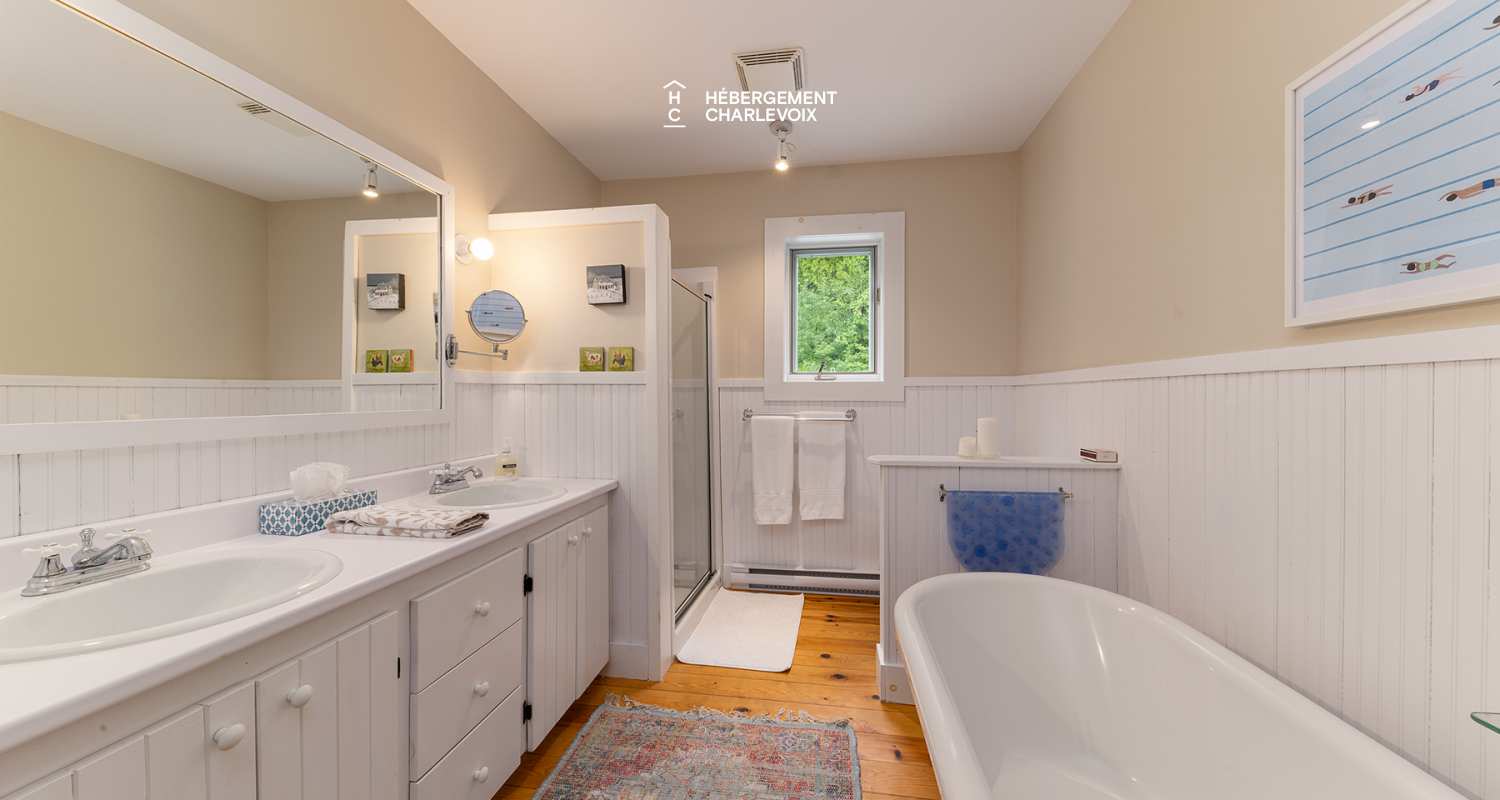 MER-294 - View is magnificent on the St-Lawrence River!!