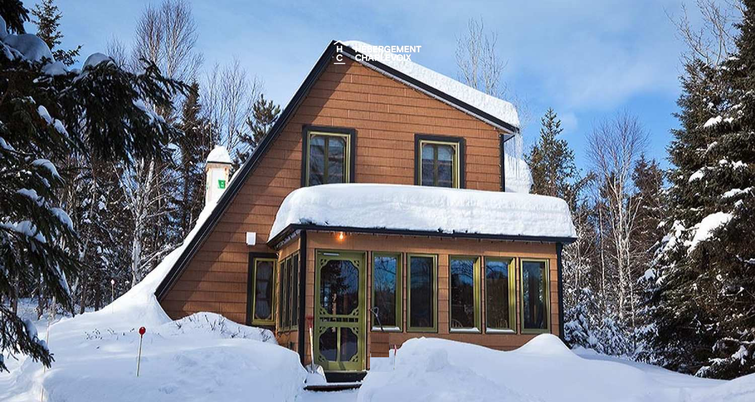 MON-71 - A bucolic garden with an outdoor sauna