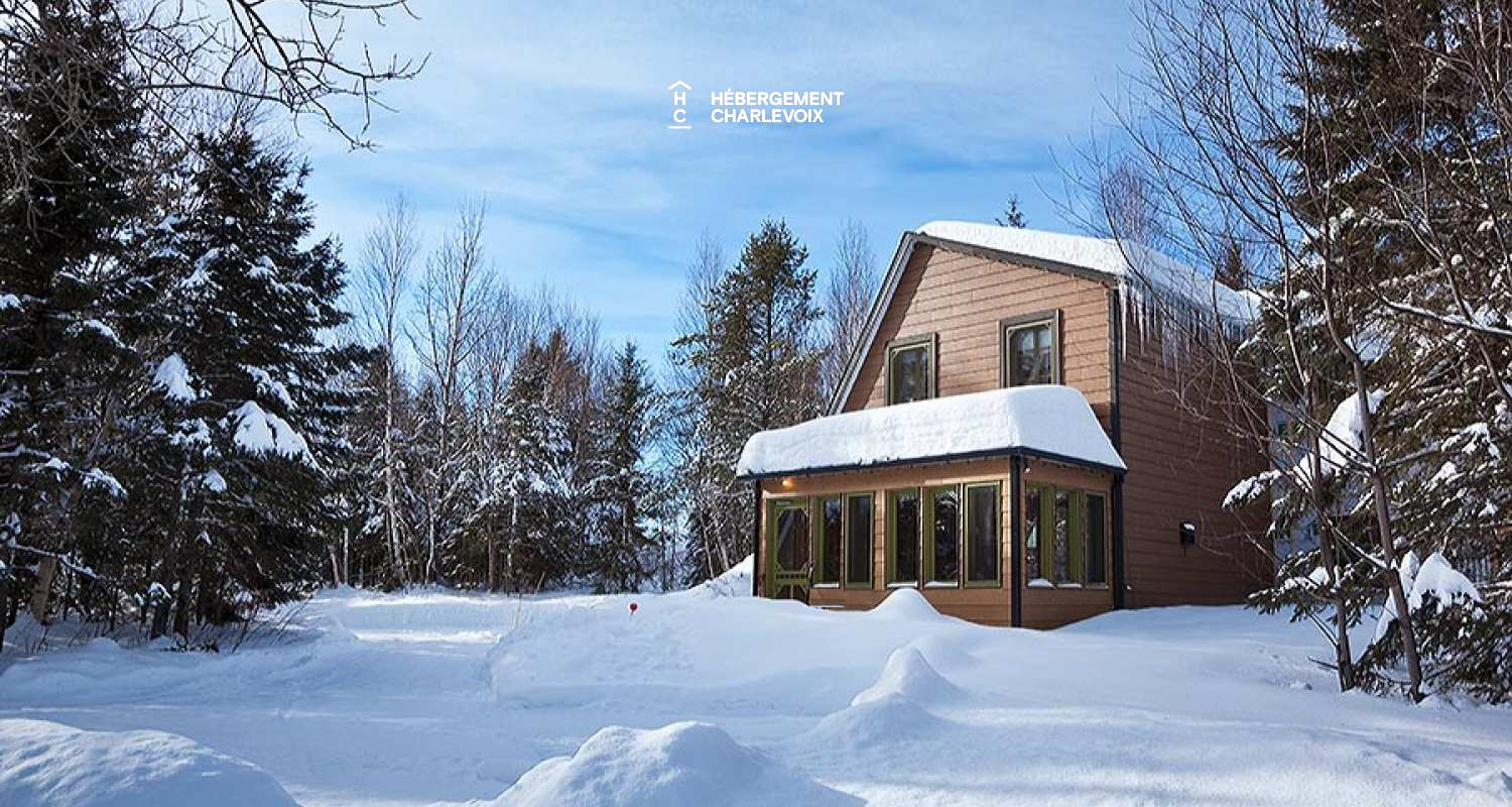 MON-71 - A bucolic garden with an outdoor sauna