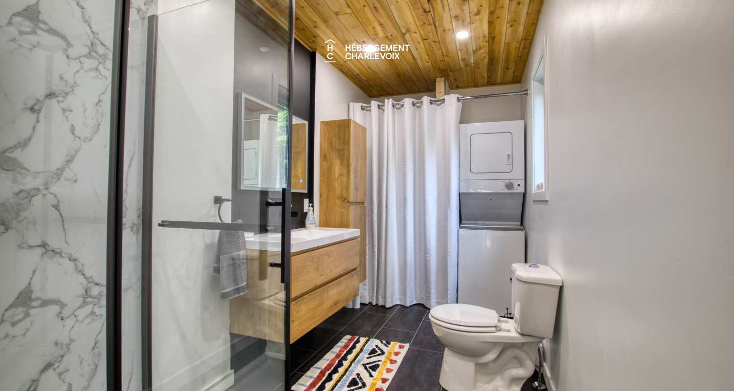 NOUF-256 - Chalet sur le bord d'un lac avec sentier, cascade et étang