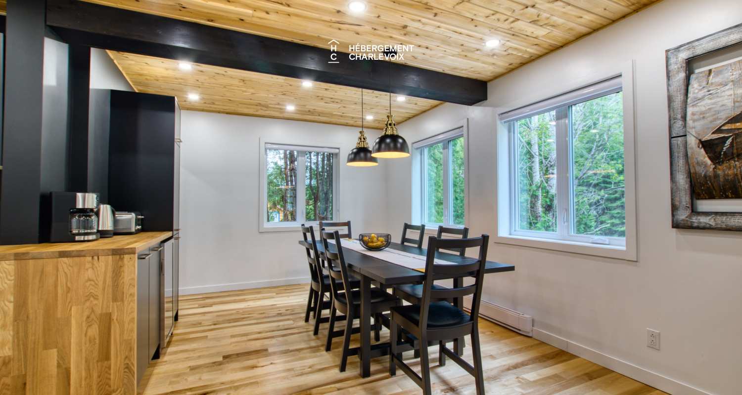 NOUF-256 - Chalet sur le bord d'un lac avec sentier, cascade et étang