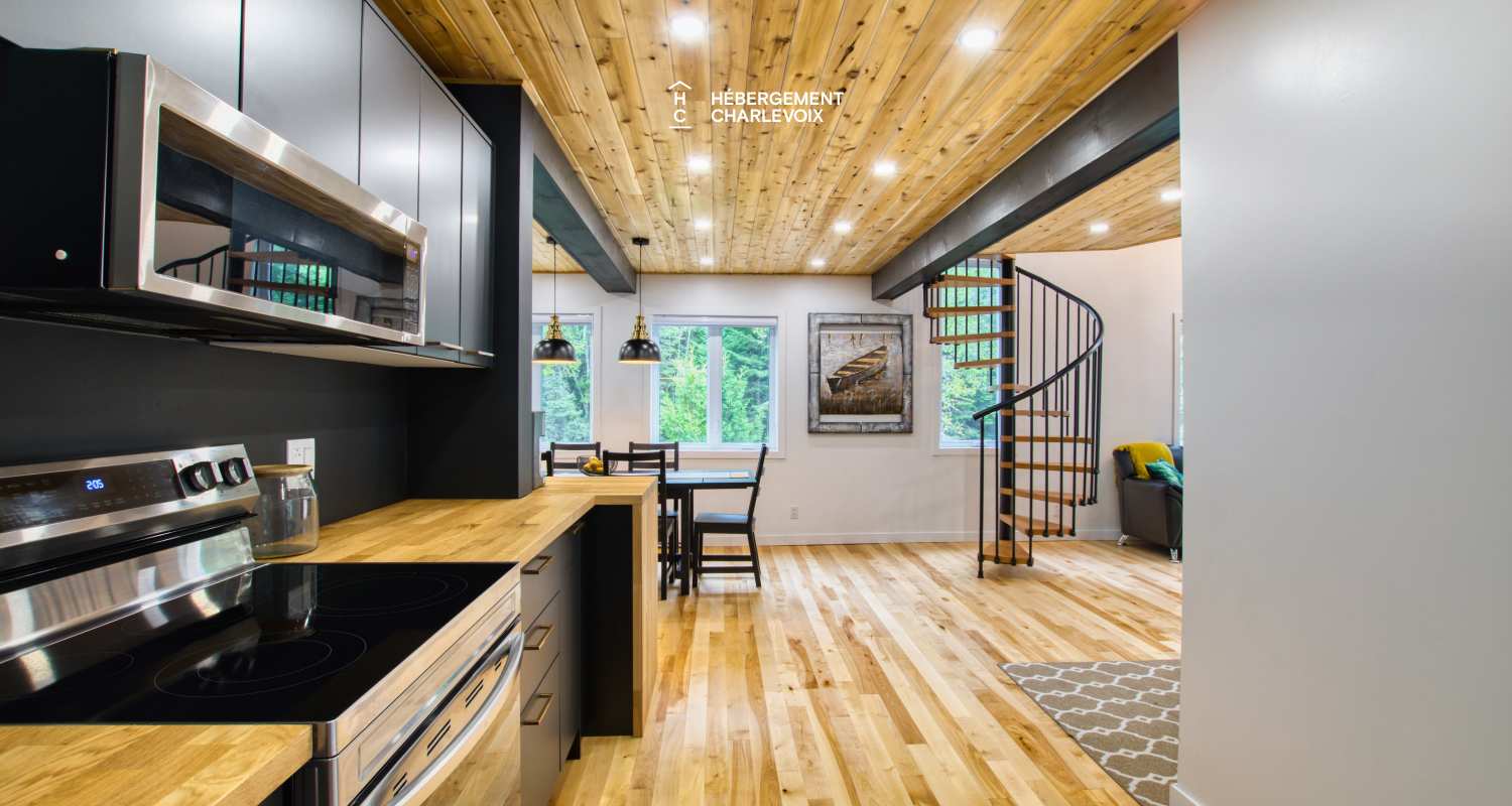 NOUF-256 - Chalet sur le bord d'un lac avec sentier, cascade et étang