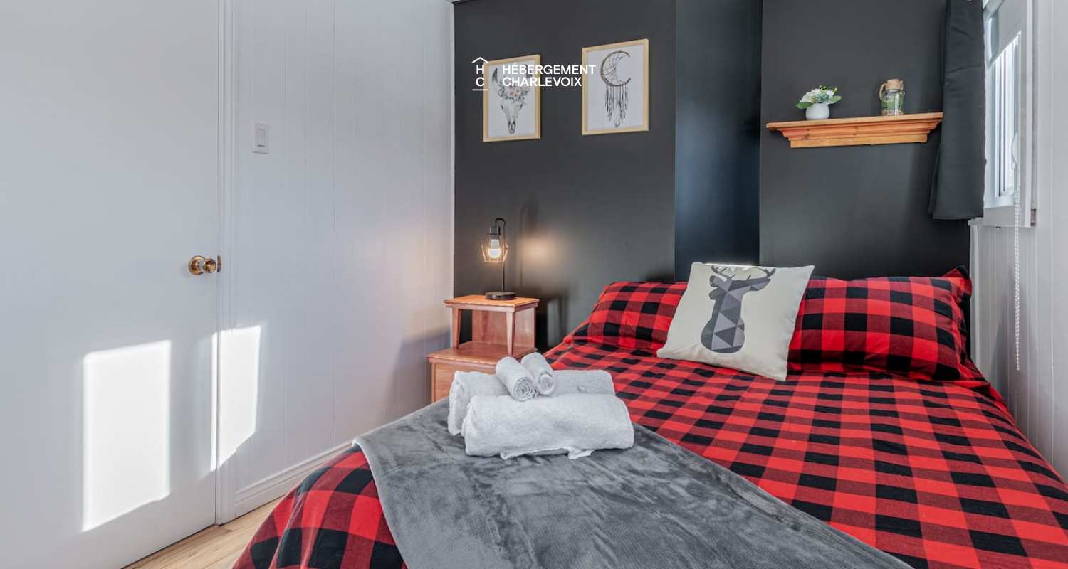 PHA-206 - wow! Charming cottage with a view of Baie-Saint-Paul!