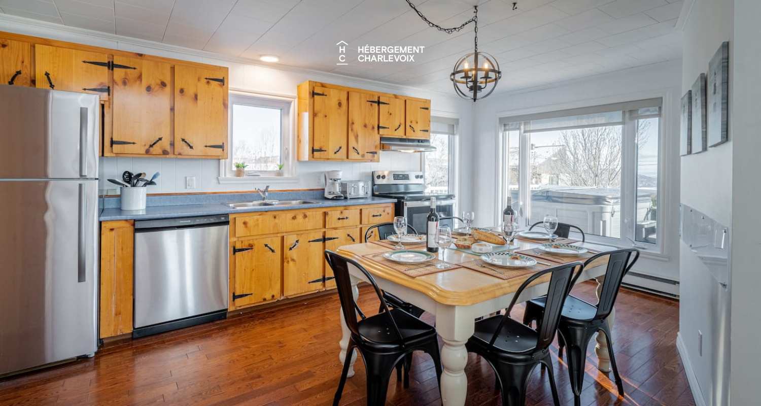 PHA-206 - wow! Charming cottage with a view of Baie-Saint-Paul!