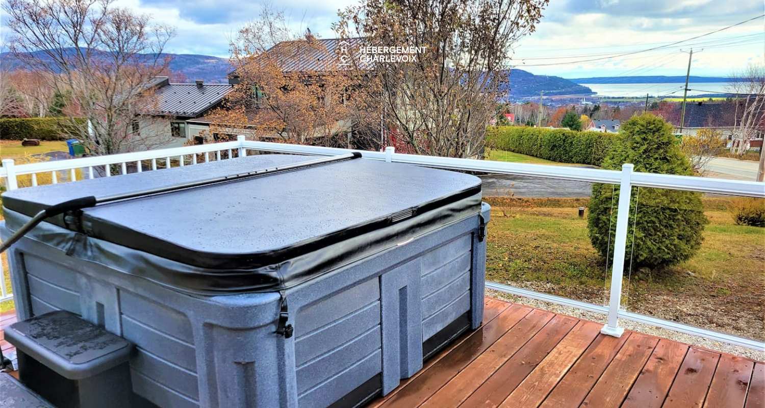 PHA-206 - wow! Charming cottage with a view of Baie-Saint-Paul!
