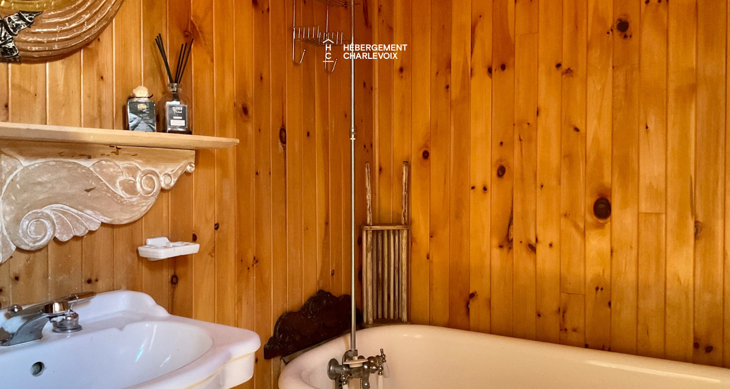 ROU-330 - À chaque objet son histoire