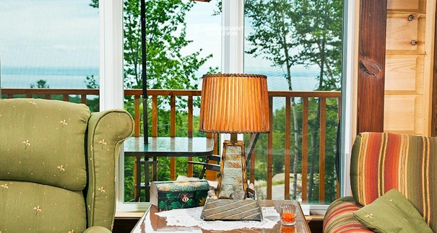 RUS-42 - Chalet en bois rond propice à la détente!