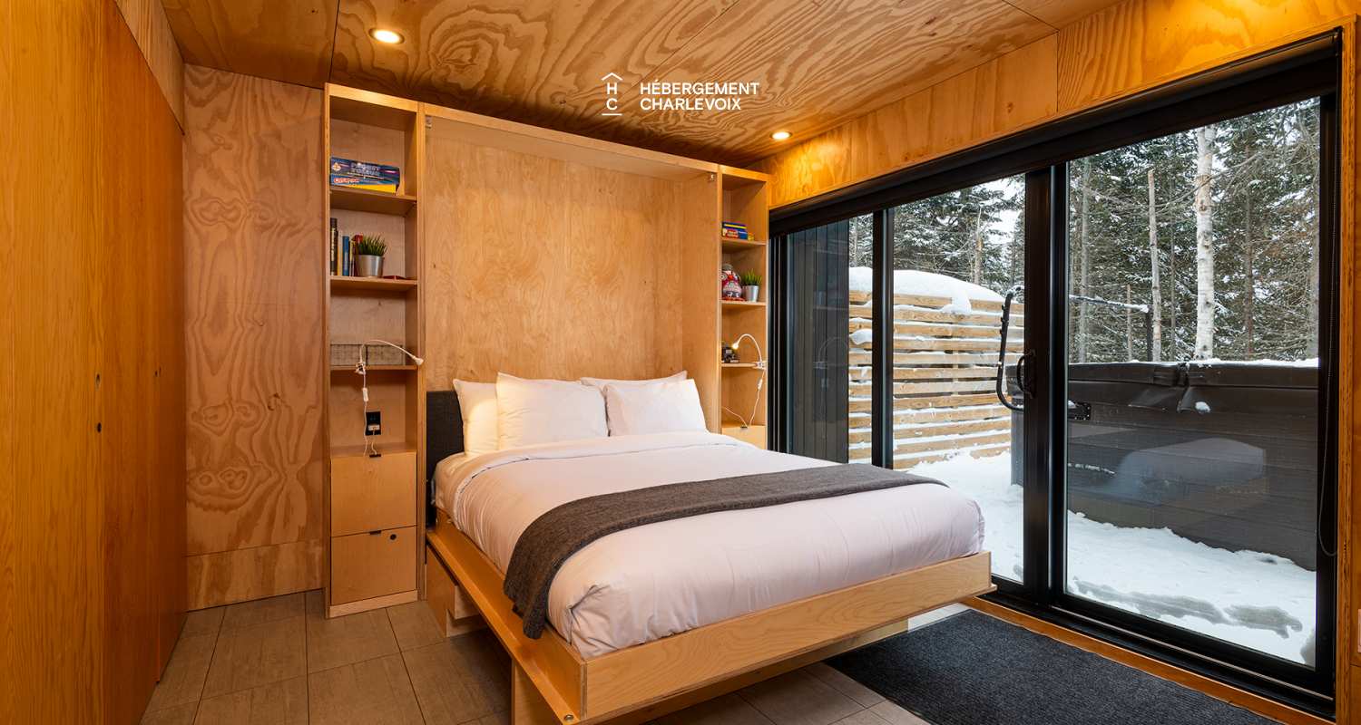 Refuge-17-A - Tini-house at the top the Massif