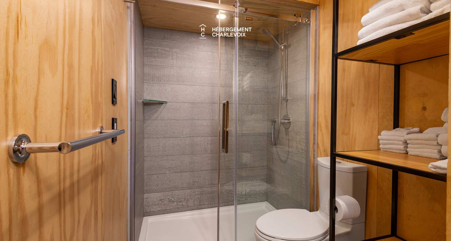 Refuge-17-C - Tini-house at the top the Massif