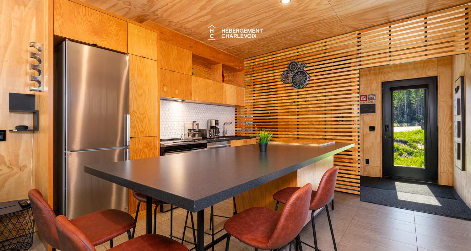 Refuge-4-A - Tini-house at the top the Massif