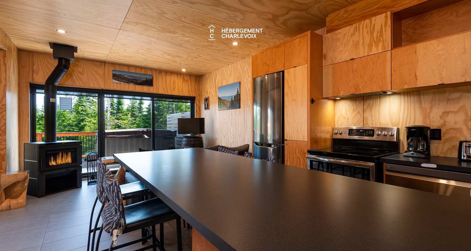 Refuge-5-B - Tini-house at the top the Massif