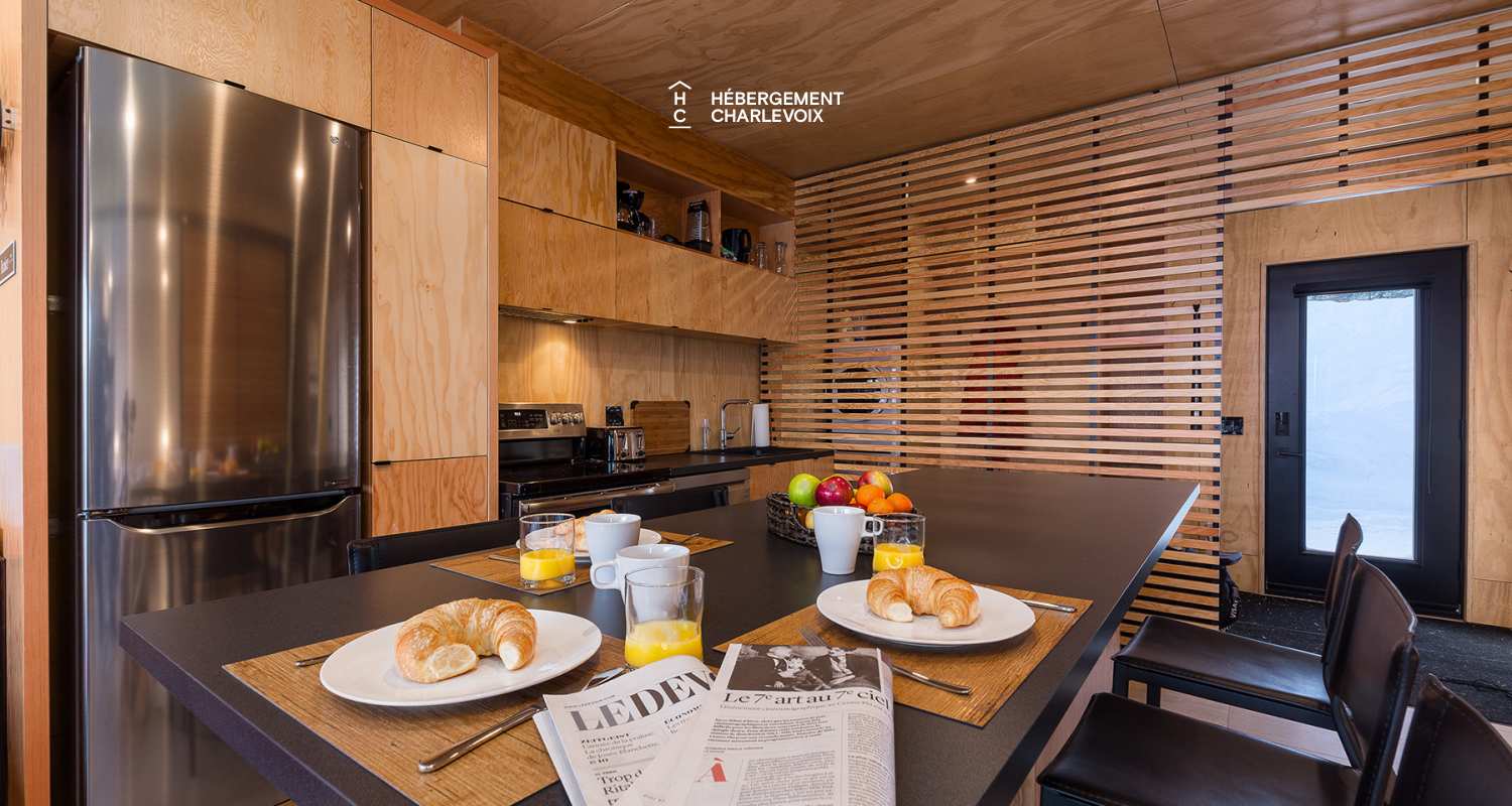 Refuge-5-B - Tini-house at the top the Massif