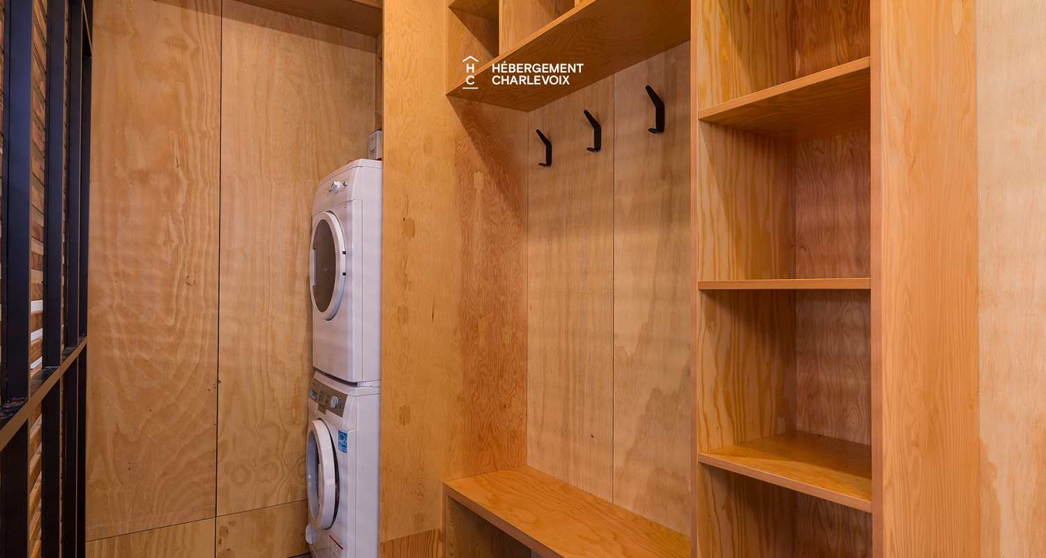 Refuge-5-B - Tini-house at the top the Massif