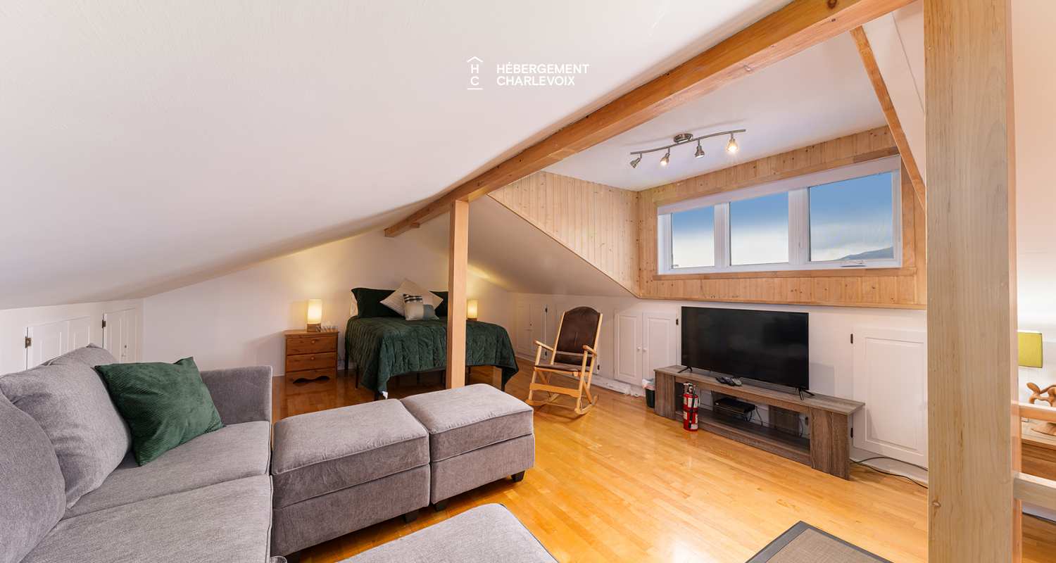 SOU-199 - Panorama overlooking the bay