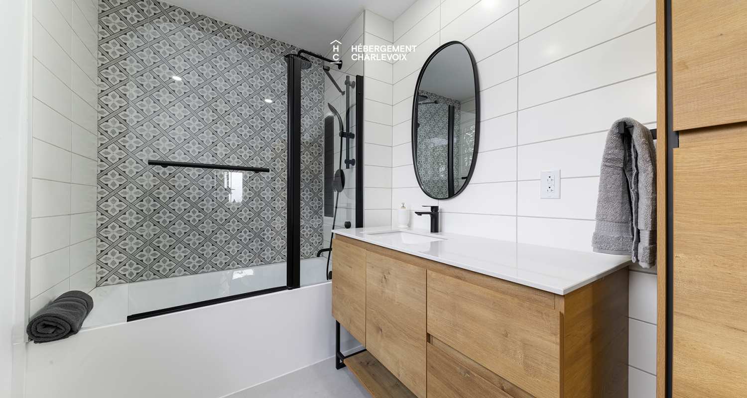 SOU-199 - Panorama overlooking the bay