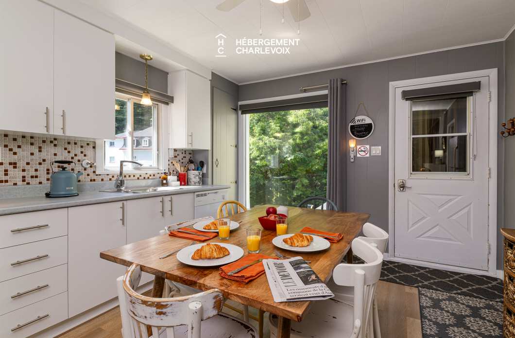 TOU-9 - Charming cottage with two terraces