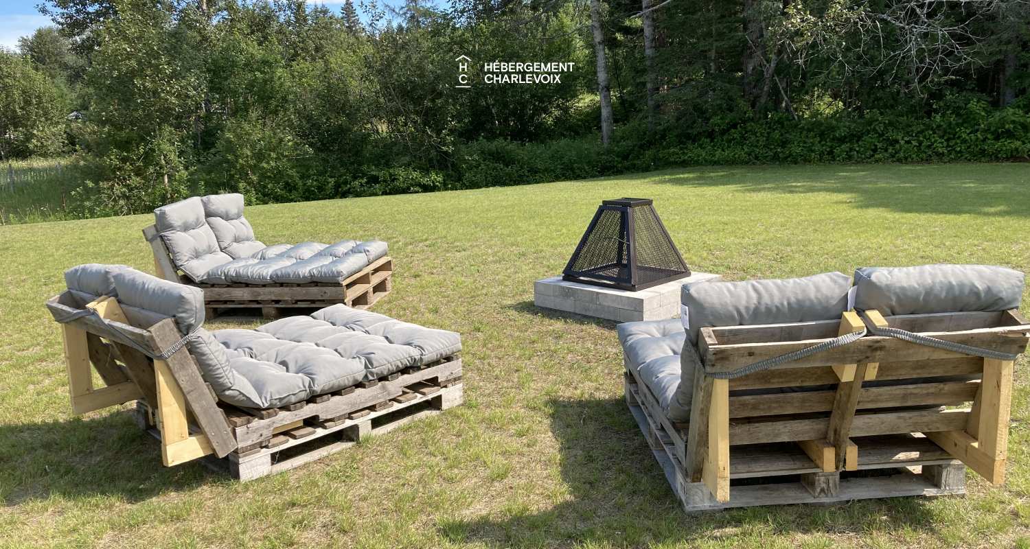 VEN-97 - Welcome to the presbytery of St-Aimé des Lacs in Charlevoix, 10 minutes from the renowned restaurant BOOTLEGGER.