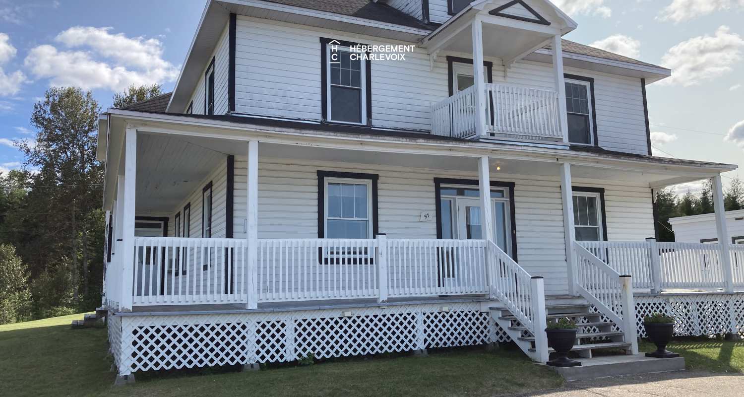 VEN-97 - Welcome to the presbytery of St-Aimé des Lacs in Charlevoix, 10 minutes from the renowned restaurant BOOTLEGGER.