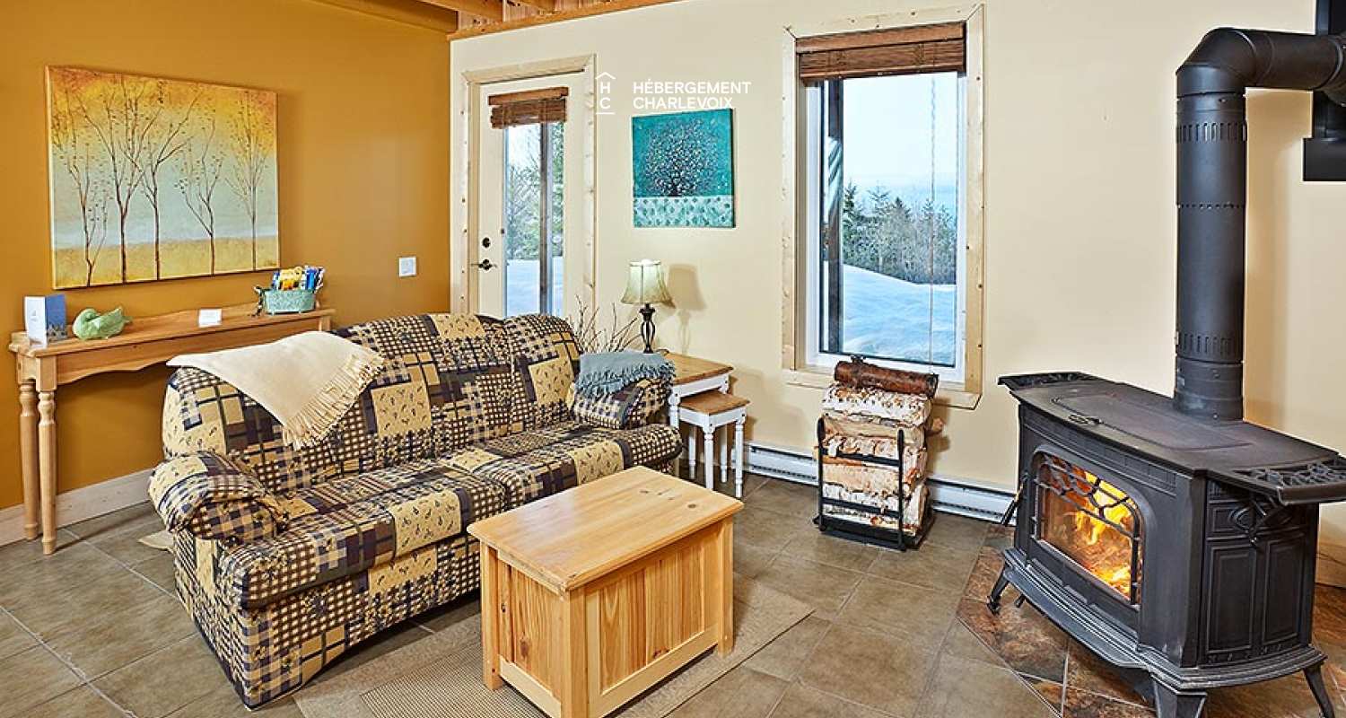 CAR-30 - Charming apartment in Baie-St-Paul.