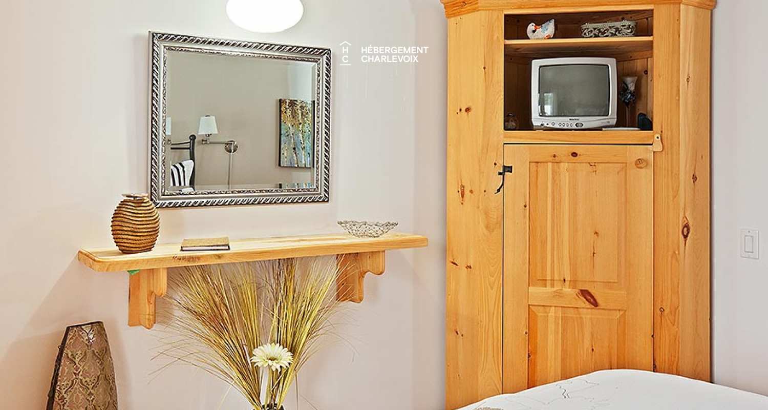 CAR-30 - Charming apartment in Baie-St-Paul.