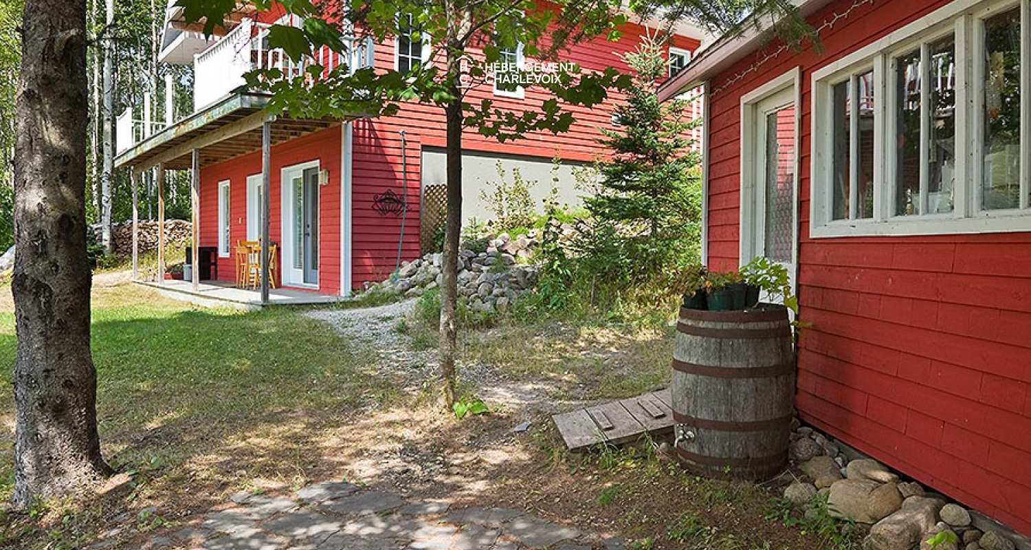 CAR-30 - Charming apartment in Baie-St-Paul.