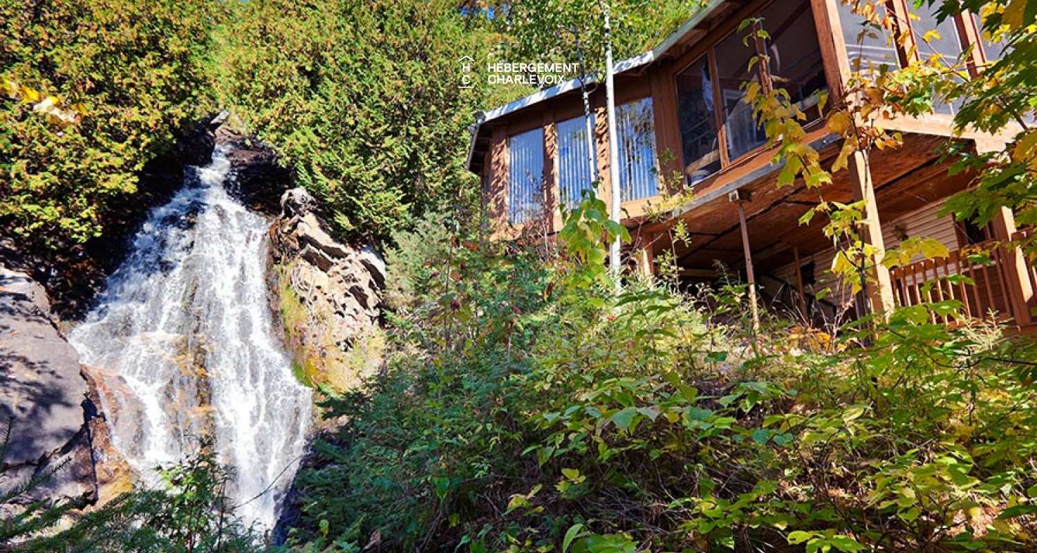 CHU-35 - A charming little waterfall to go with the spa