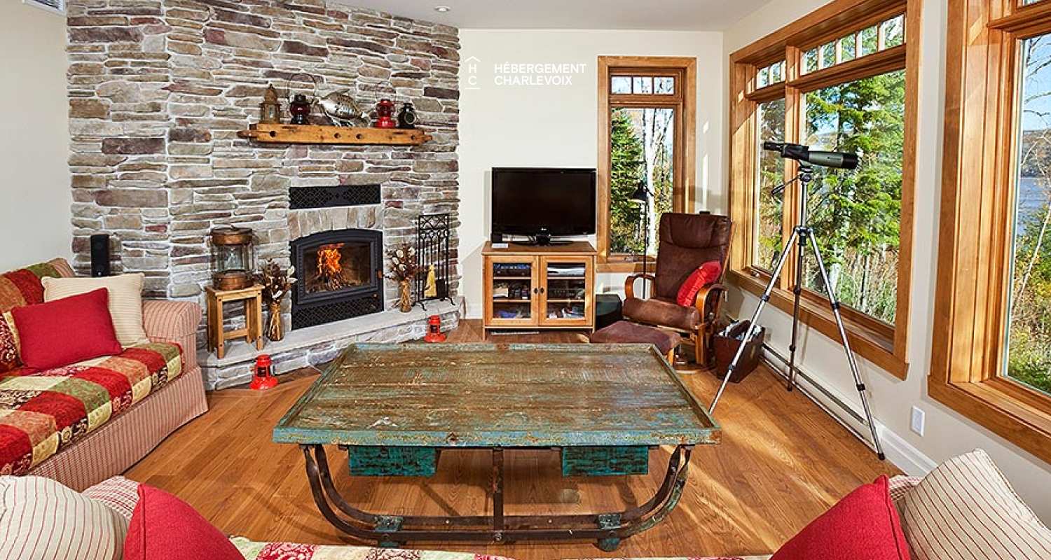 ECH-249 - De grandes fenêtres donnant sur la rive