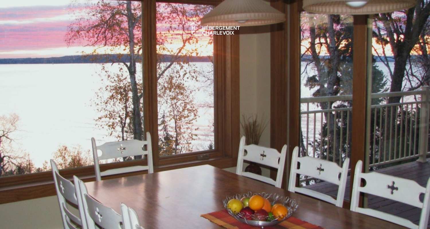 ECH-249 - De grandes fenêtres donnant sur la rive