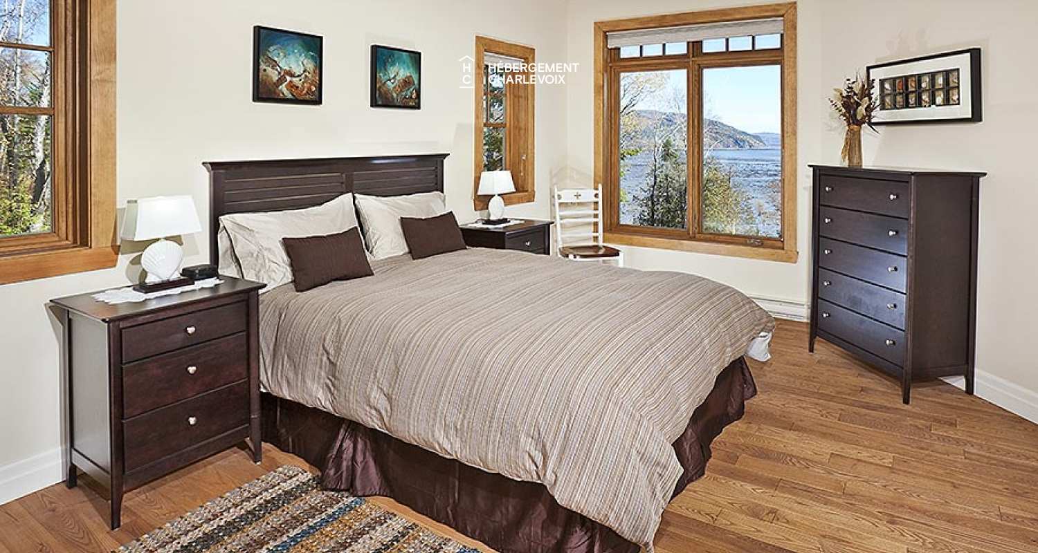 ECH-249 - De grandes fenêtres donnant sur la rive