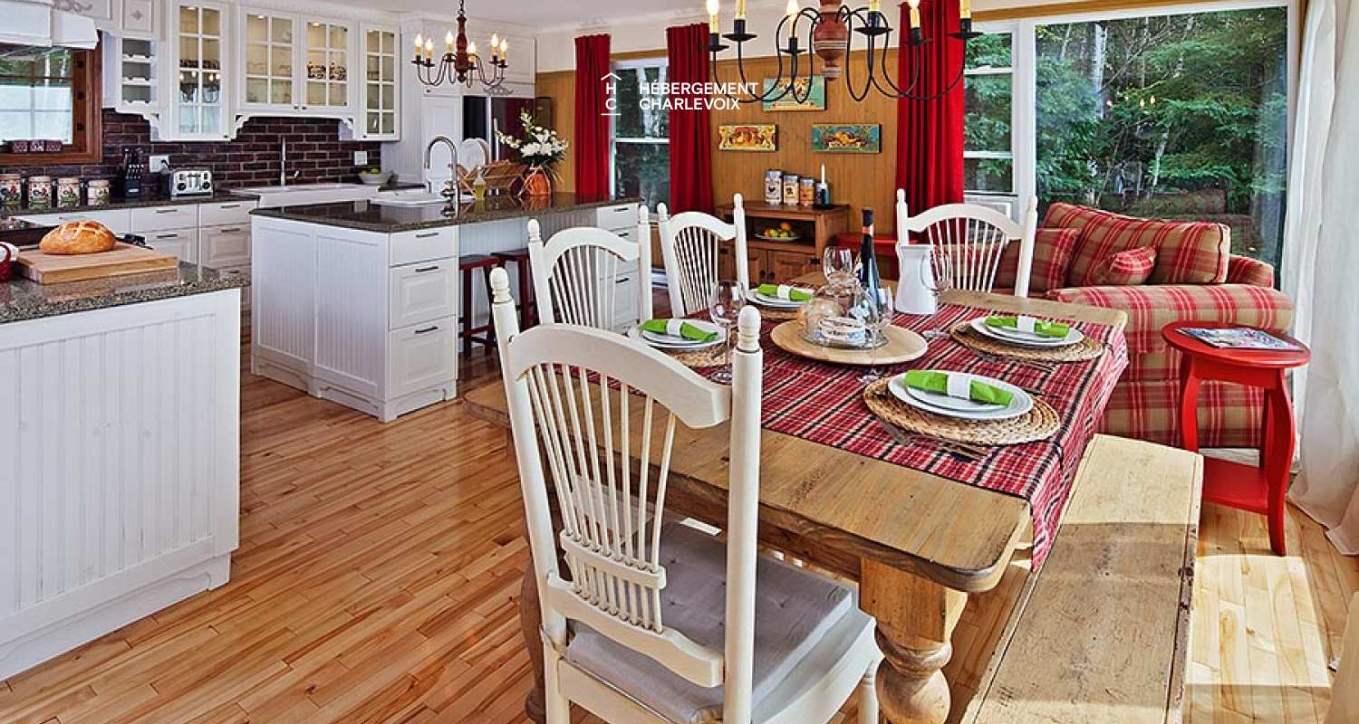 COU-85 - Coquette maison dans les hauteurs de Charlevoix