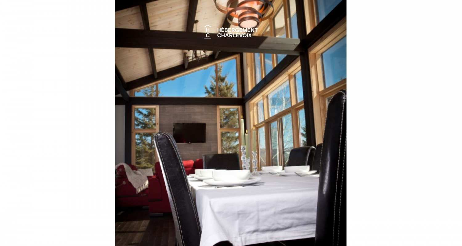 EXP-106 - Perfect balance between wood and contemporary architecture