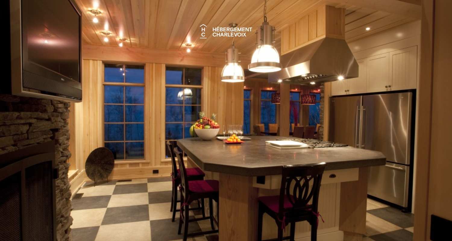 MAR-45 - Prestigieuse villa de 6000 pieds carrés