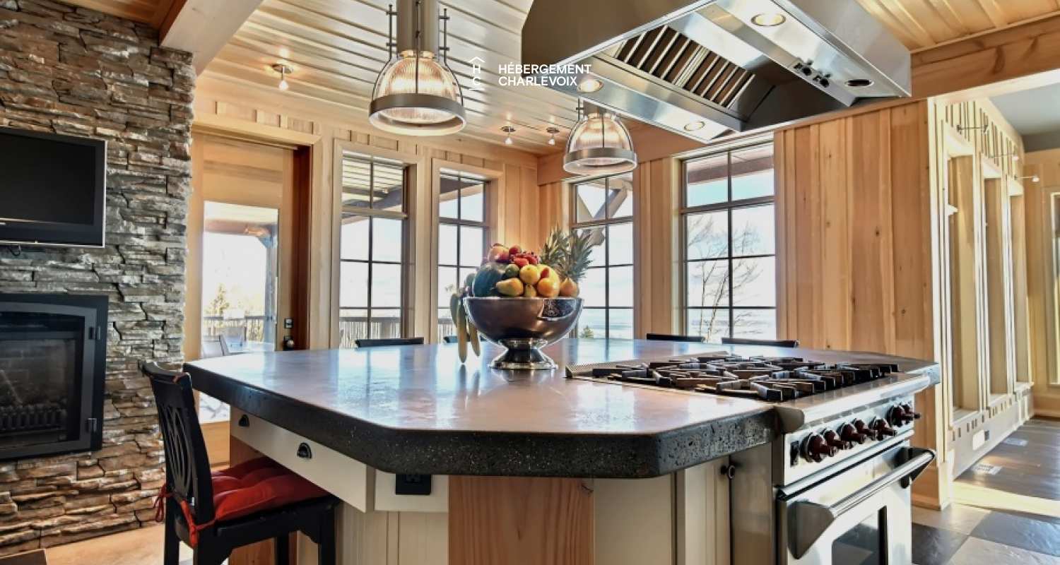 MAR-45 - Prestigieuse villa de 6000 pieds carrés