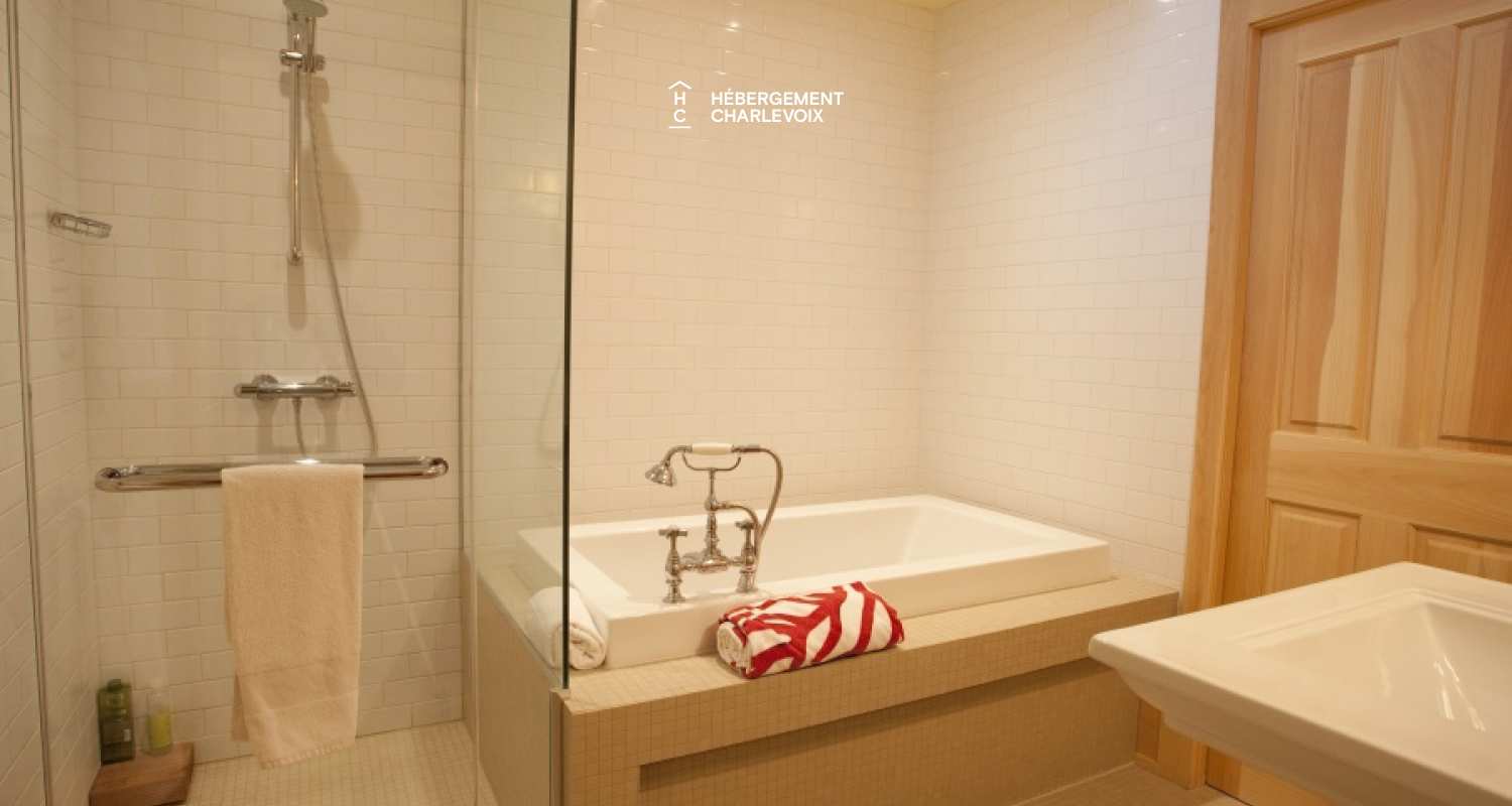 MAR-45 - Prestigieuse villa de 6000 pieds carrés